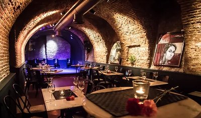 롤라의 동굴(라 쿠에바 데 롤라)